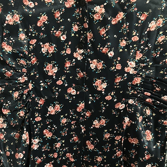 🆕 Zara Floral Long Sleeve Dress with Ruched Panels at Waist- 100% Viscose - Picture 7 of 13